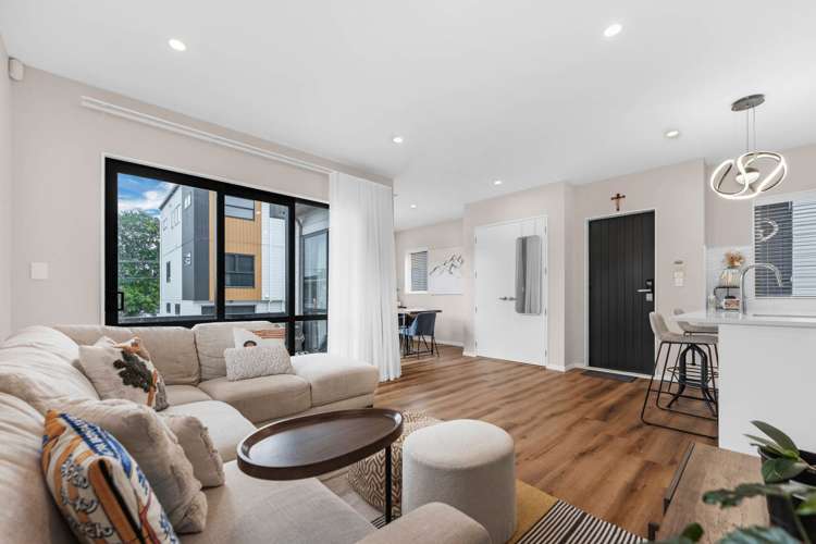 7/10 Newington Road Henderson_10