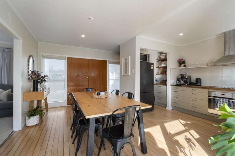 18 Tararua Terrace Cloverlea_10