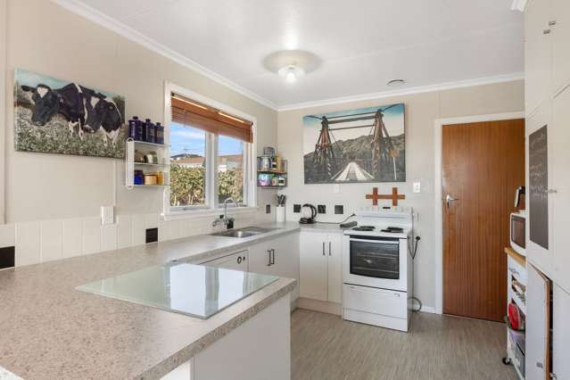 8 Omata Road Westown_4