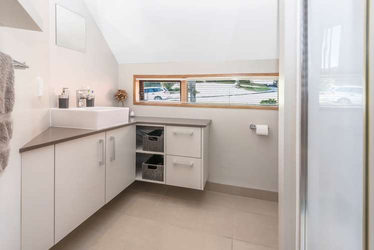 54 Cheriton Road Mellons Bay_16