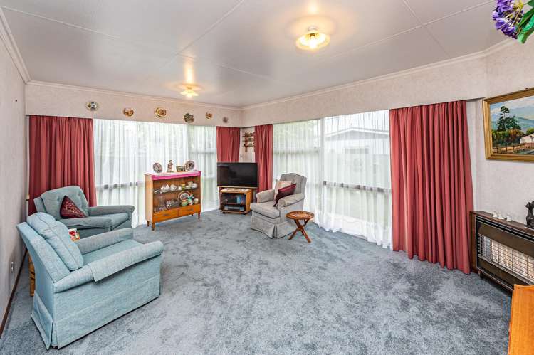 69 Exeter Crescent Springvale_6