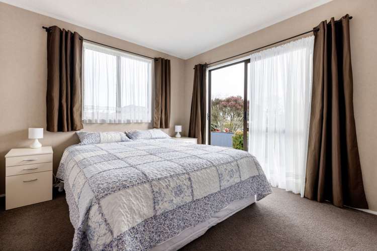 43 Lansdowne Crescent Glenview_19