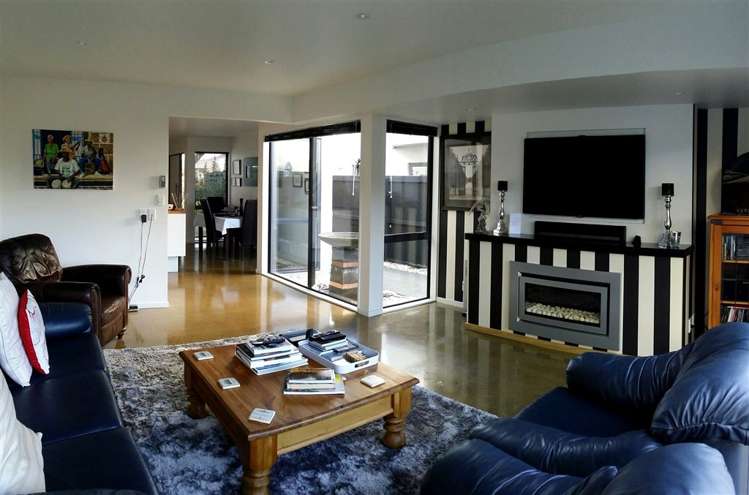 1/235 Lincoln Road Addington_3