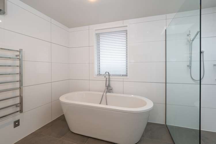 87 Racecourse Road Allenton_24