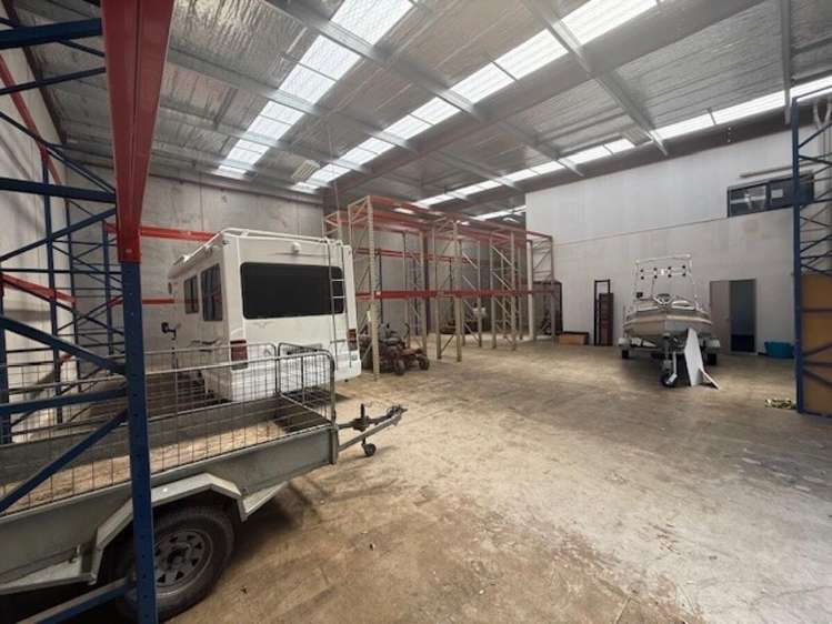 Unit 1,77  Porana Road Wairau Valley_5