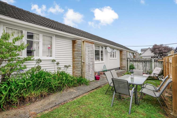 3/3 Huia Grove_0