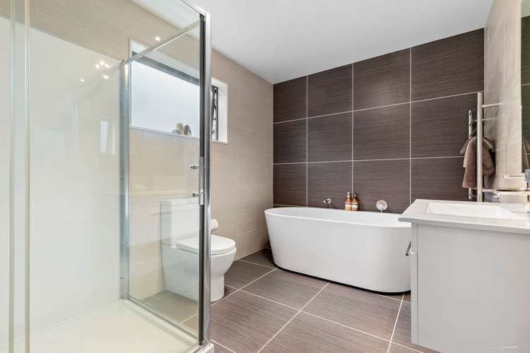 90 Kaipatiki Road Glenfield_13