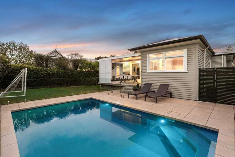 5 Challinor Crescent Mount Albert_10