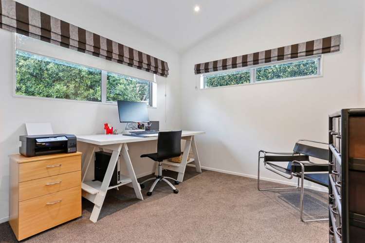 1 Charles Dickens Drive Mellons Bay_18