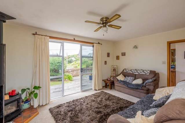 69 Tasman Road Otaki Beach_1