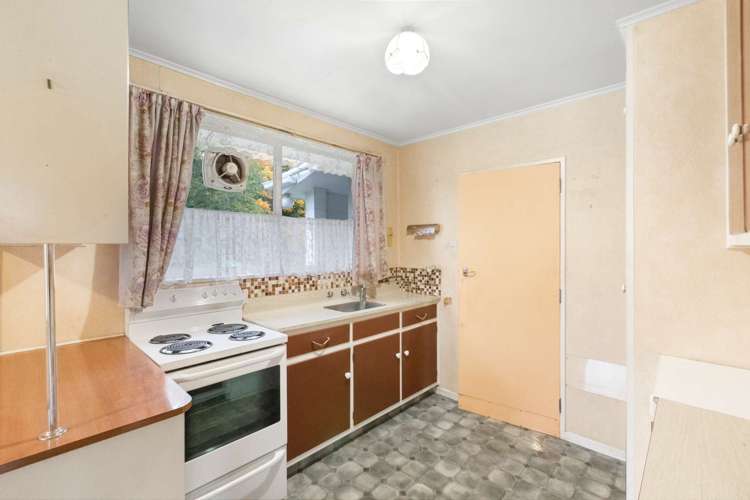 9 Dale Crescent Gore Surrounds_11