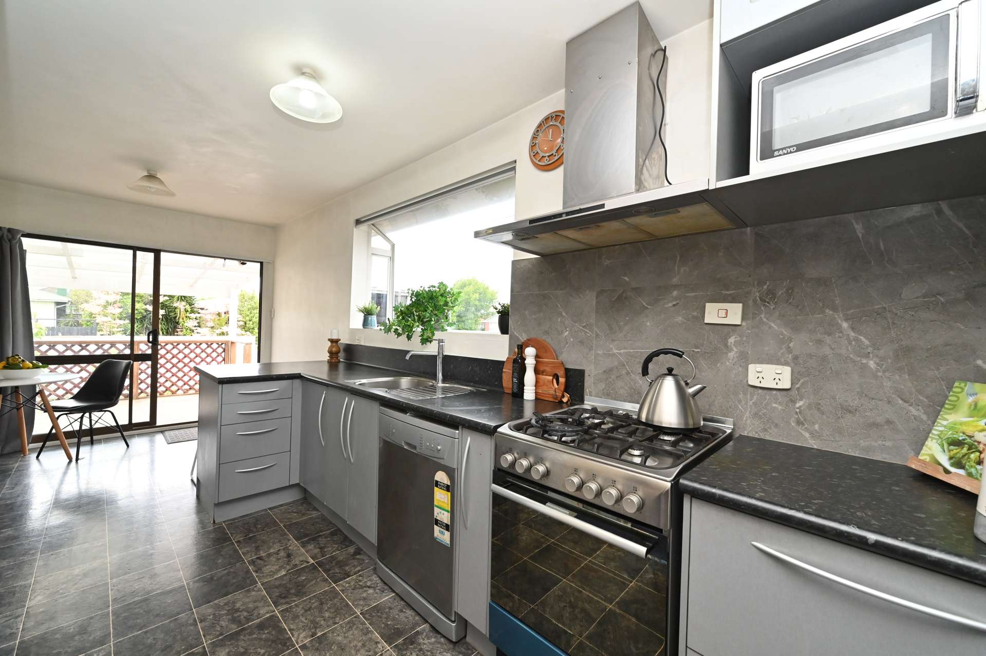 37 Constable Crescent Onekawa_0