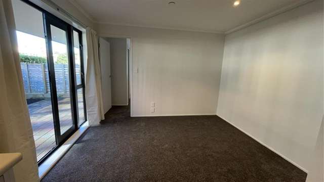 8A/30 (*) Westward Ho Road Glen Eden_4
