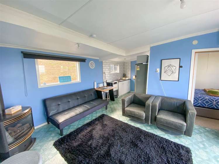 38 Esplanade Kaka Point_11