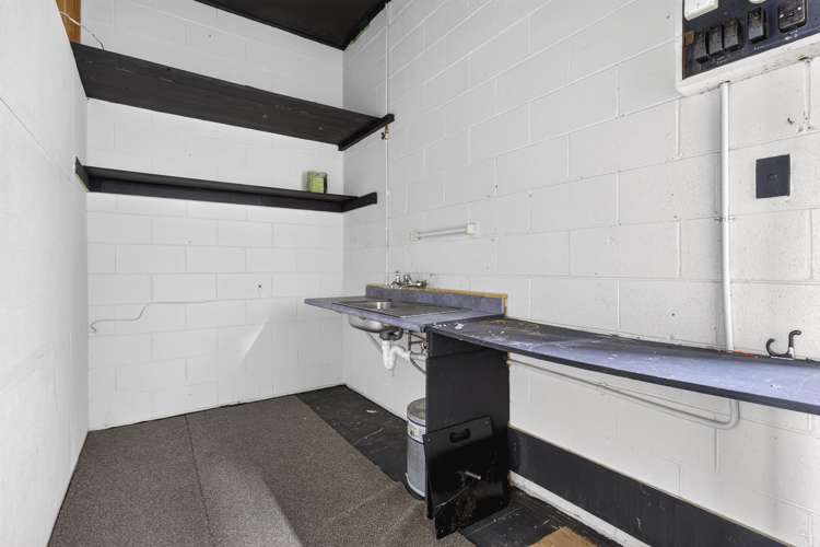 49 Town Centre Turangi_10