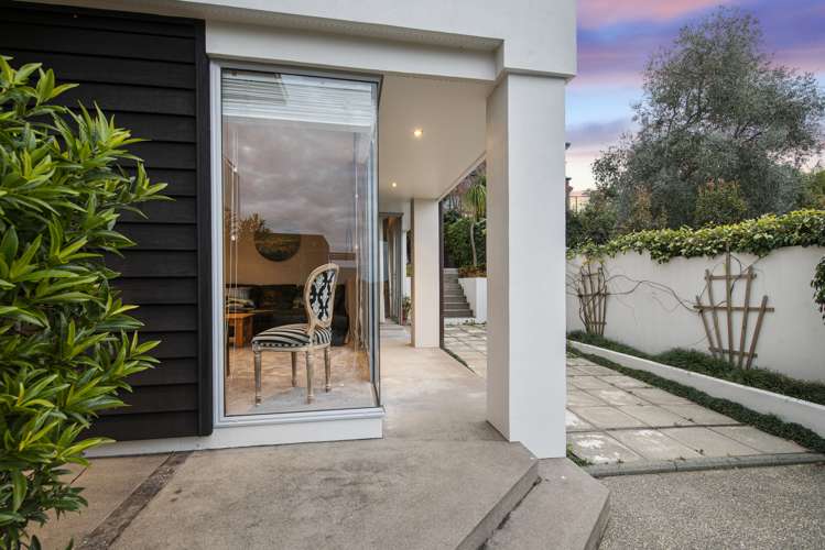 2/55 Parr Terrace Castor Bay_1