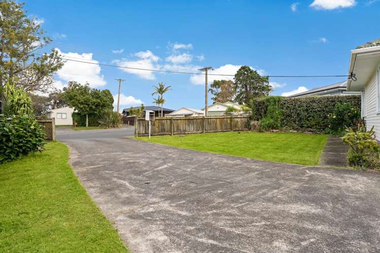 5 Holman Road Te Atatu Peninsula_17