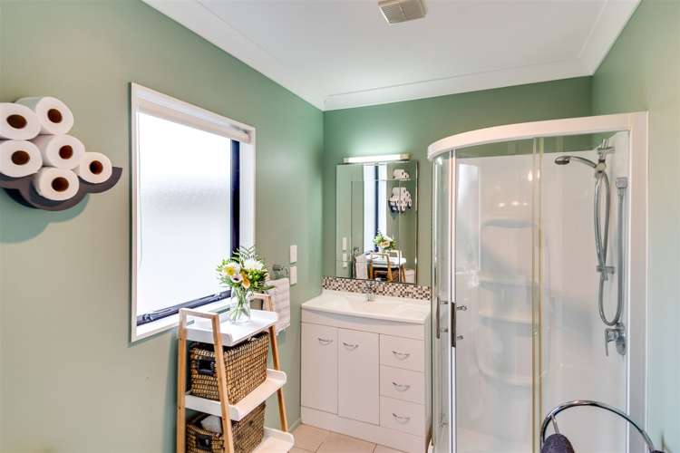 10 Meeanee Quay Westshore_12