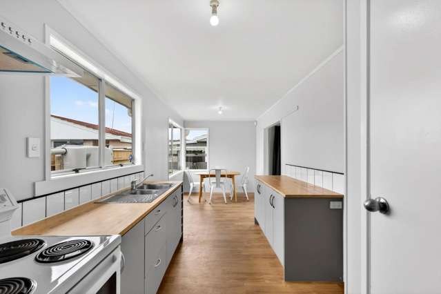 406C Avenue Road West 10482_1