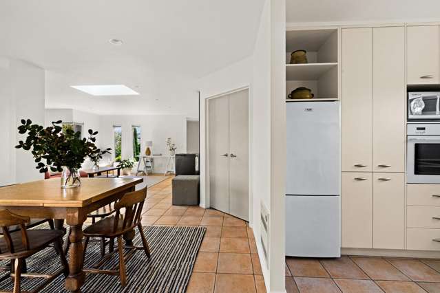 2 Queens Walk Taradale_4