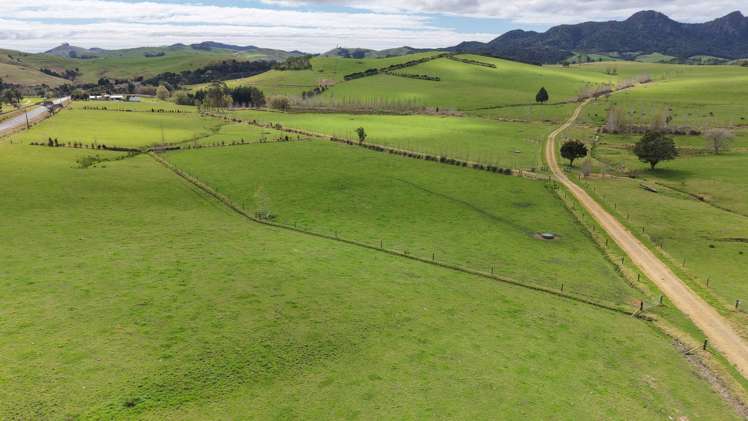 1698 State Highway 10 Totara North_18