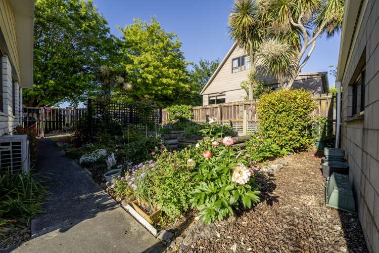 2/28 Huxley Street Gleniti_11