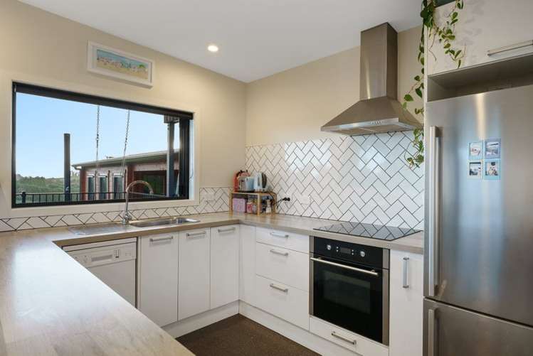 82 Hereford Road Oropi_16