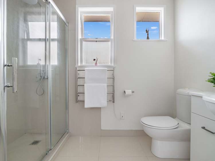 1/1 Cooper Place Papakura_12