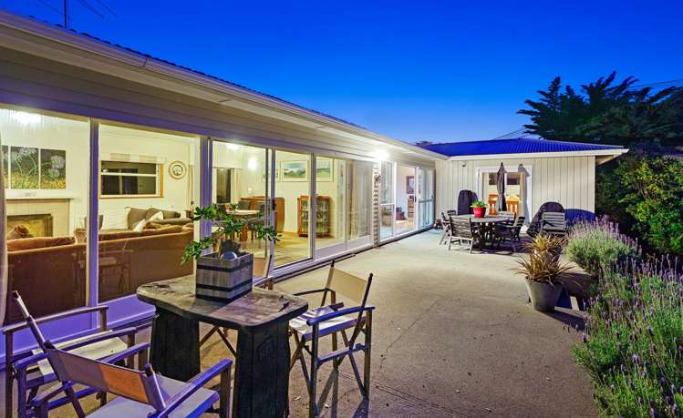 29 Hona Street Waikanae Beach_16
