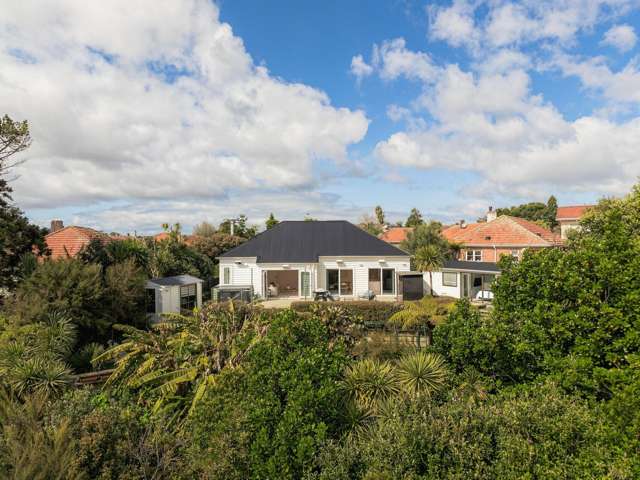 Private Retreat, Harbour Views