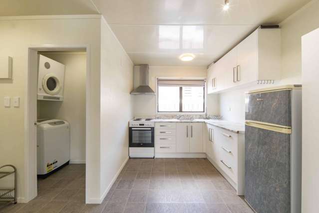 3/125A Knighton Road Hillcrest_1