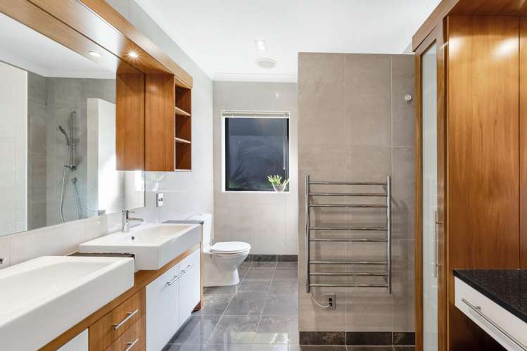 2 Armstrong Farm Drive East Tamaki Heights_10