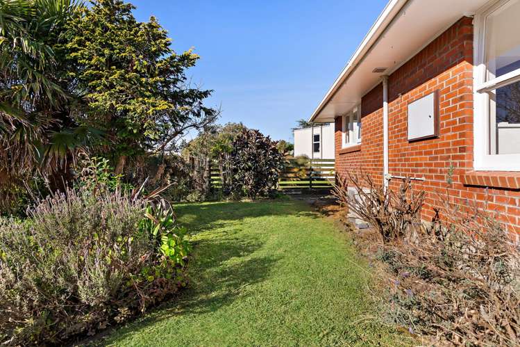 1 and 2/34 Evelyn Place Hillcrest_11