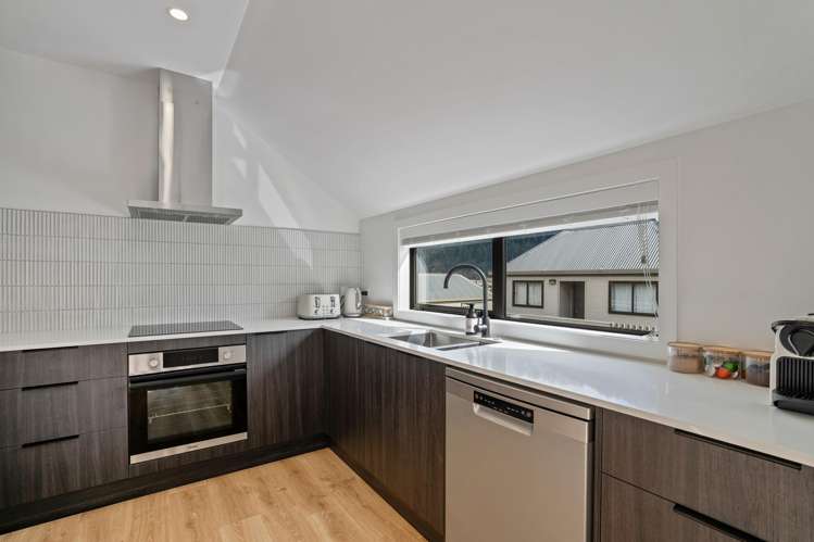 6 Sterling Lane Queenstown_4