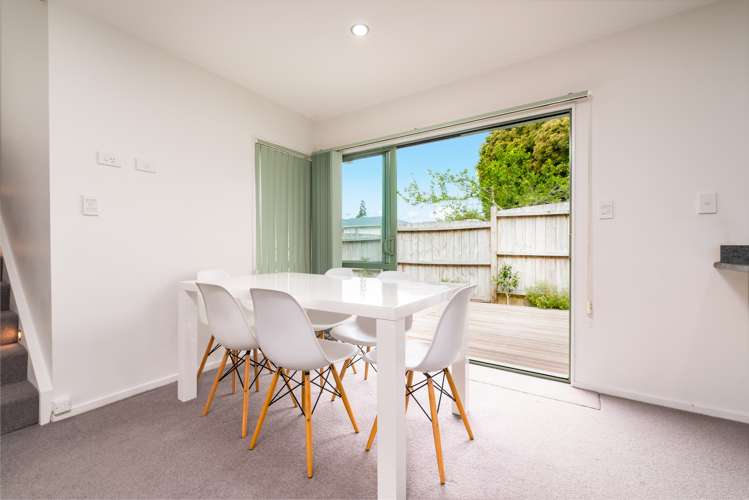 8a Kelwyn Road Kelston_7