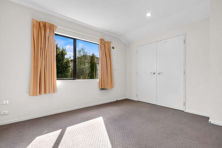 17 Norwood Drive Flat Bush_13
