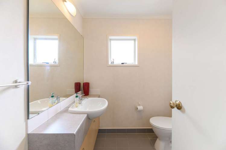 17 Stolford Crescent New Lynn_12