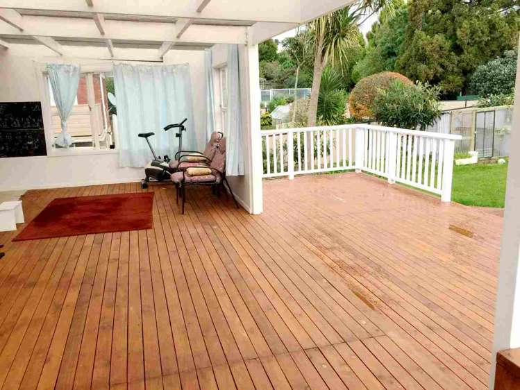 70 Tiroroa Ave Te Atatu South_7