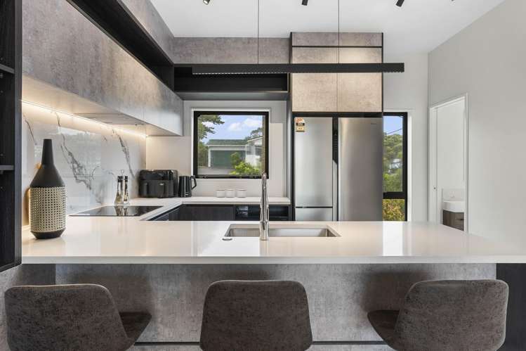 1/18 Riverview Road New Lynn_13