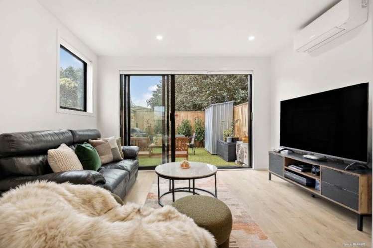 3/54 Barrack Road_0
