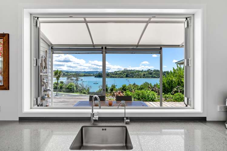 1248 Sandspit Road Sandspit_9