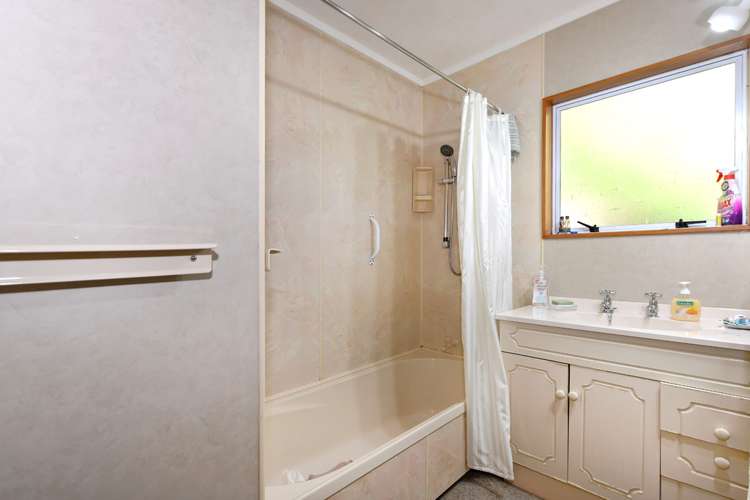 139 Saxton Road Stoke_11