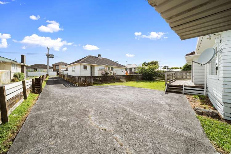 2/8 Fisher Crescent Otara_12