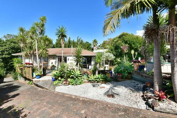 56 Polkinghorne Drive Manly_1