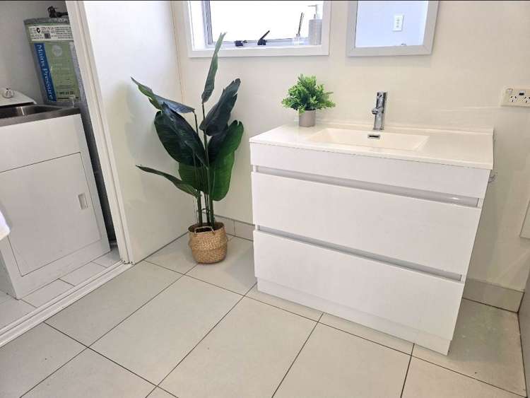 83 Advene Road Cockle Bay_11