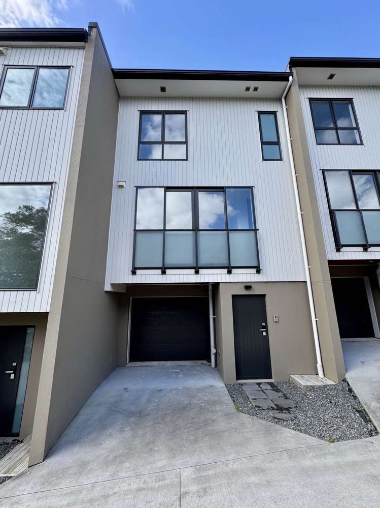 2/20 Penzance Road_3