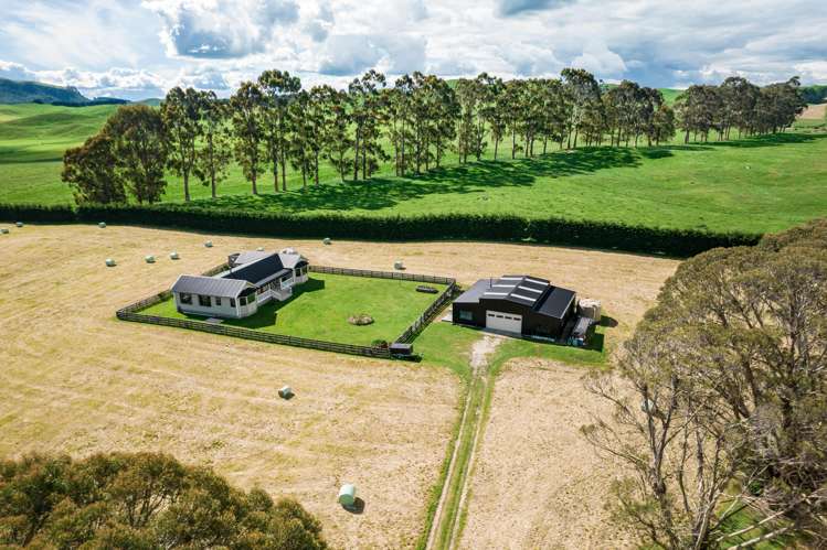 736 Tukairangi Road Kinloch_19