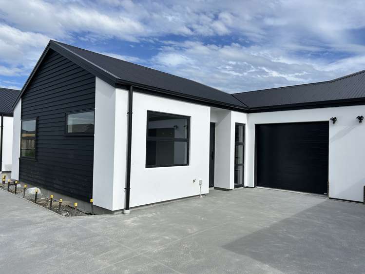 1/9 Fountain Place Rolleston_1