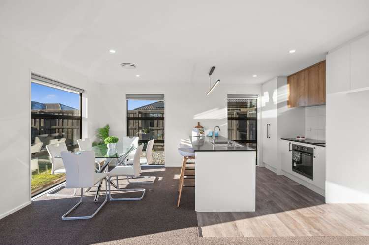 1 Woodford Avenue Woodend_6