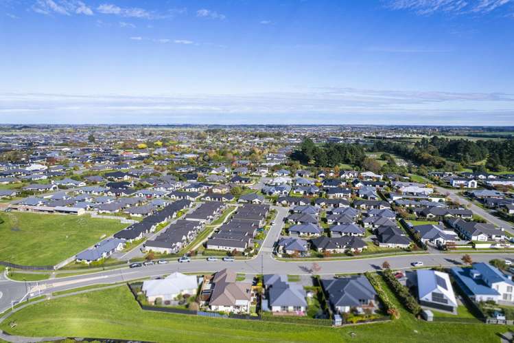 91 Carnaveron Drive Lincoln_24